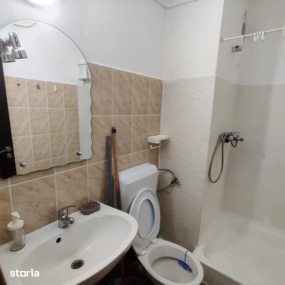Garsoniera, fix la metrou , Costin georgian - 10