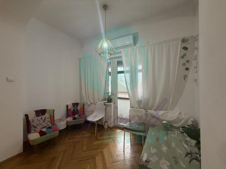 Apartament cu 5 camere semidecomandat în Armeneasca