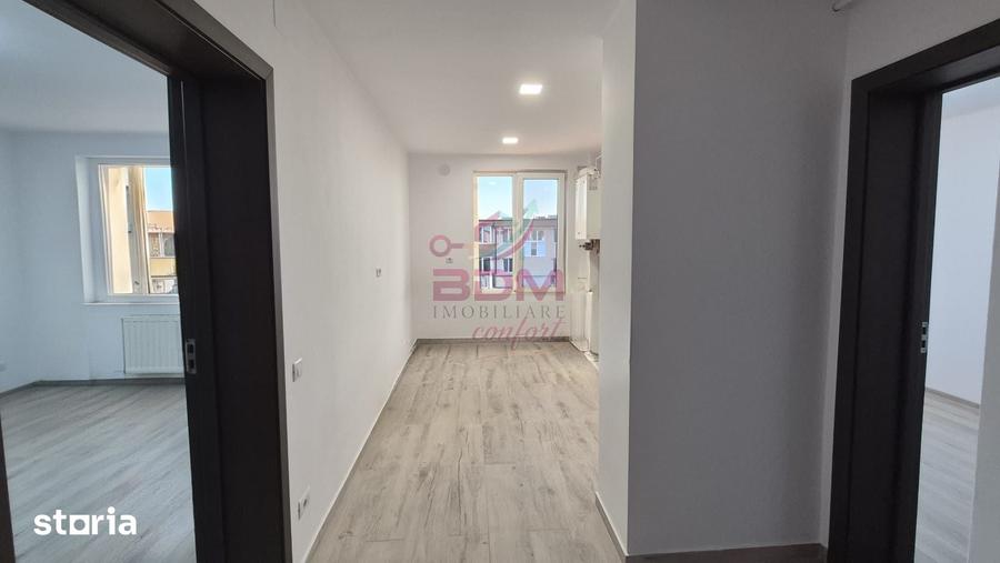 Apartament cu 3 camere semidecomandat în Micro 1