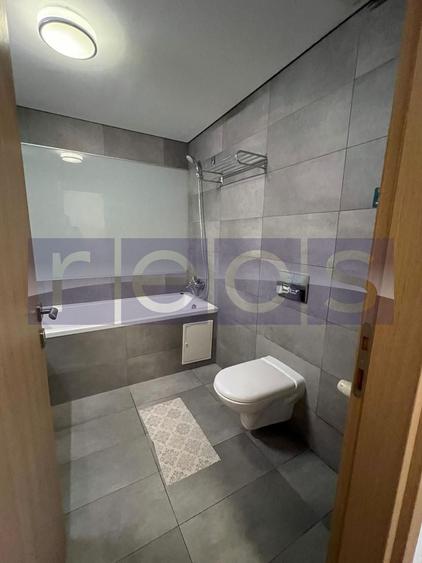 Apartament cu 2 camere decomandat, mobilat în Tei