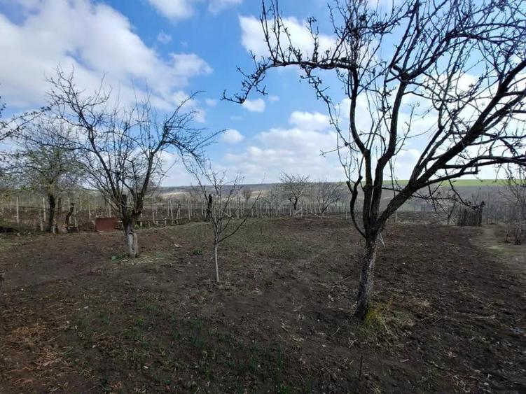 Casă cu 3 camere în Crăiești