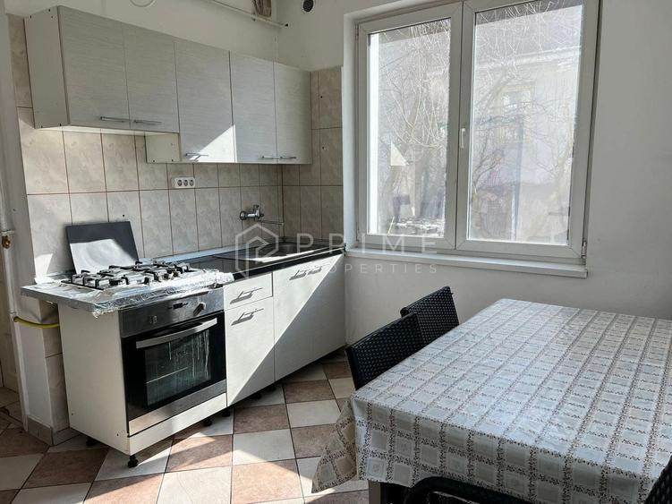 Casă individuală cu 4 camere cu Canalizare în Tudor
