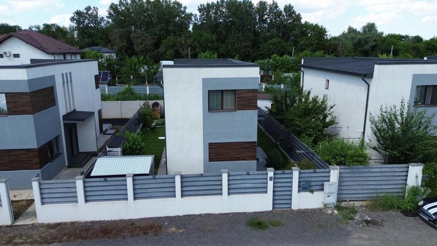 Casă individuală cu 3 camere cu Canalizare în Central