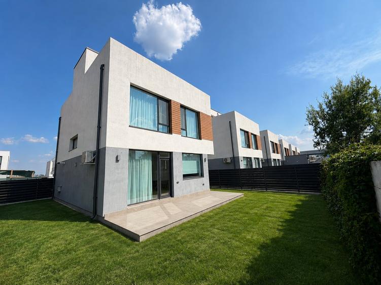 Casă cu 4 camere cu Teren 300 Mp în Tunari