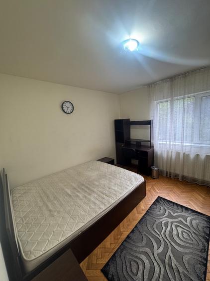 Apartament cu 4 camere decomandat în Zorilor