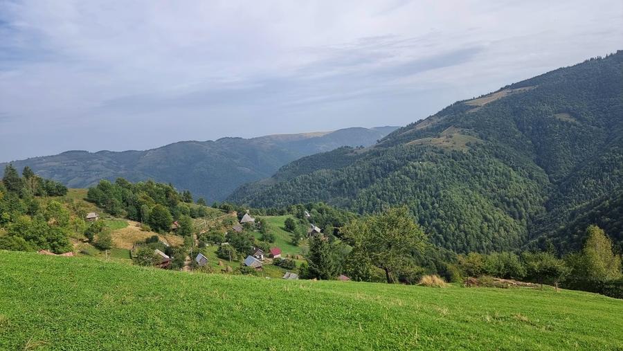 Teren Construcții intravilan de 2300 mp, în Măguri-Răcătău
