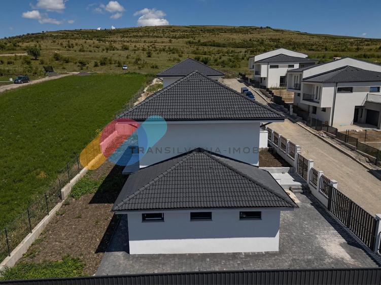 Casă individuală cu 4 camere cu Canalizare în Chinteni