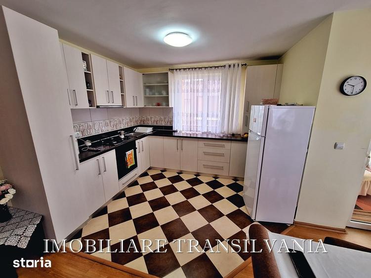 Apartament cu 3 camere în Unirea