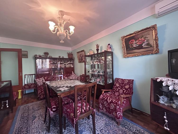 Apartament cu 3 camere decomandat în Compozitorilor
