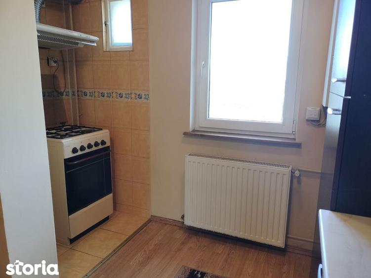 Apartament cu 4 camere în Astra