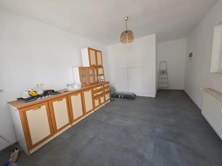 Casă cu 7 camere cu Teren 600 Mp în Șagului