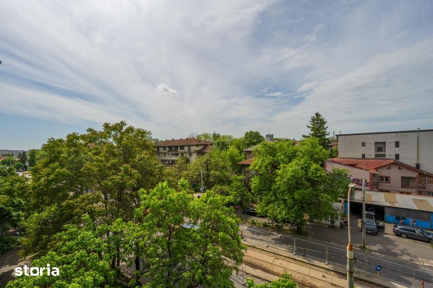 Apartament cu 2 camere semidecomandat în 1 Mai