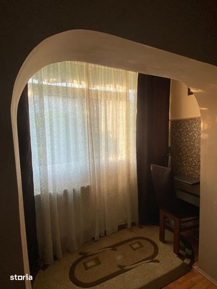 Apartament cu 3 camere decomandat în Siloz