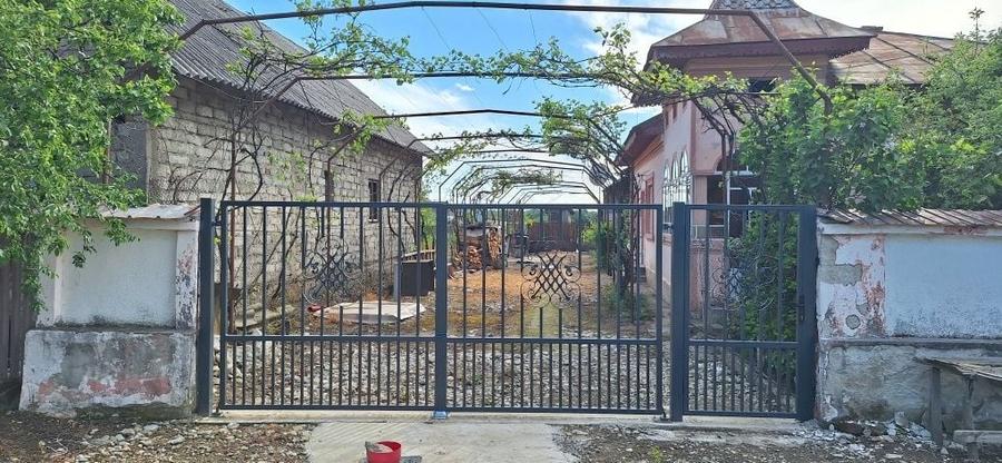 Casă cu 4 camere în Raciu