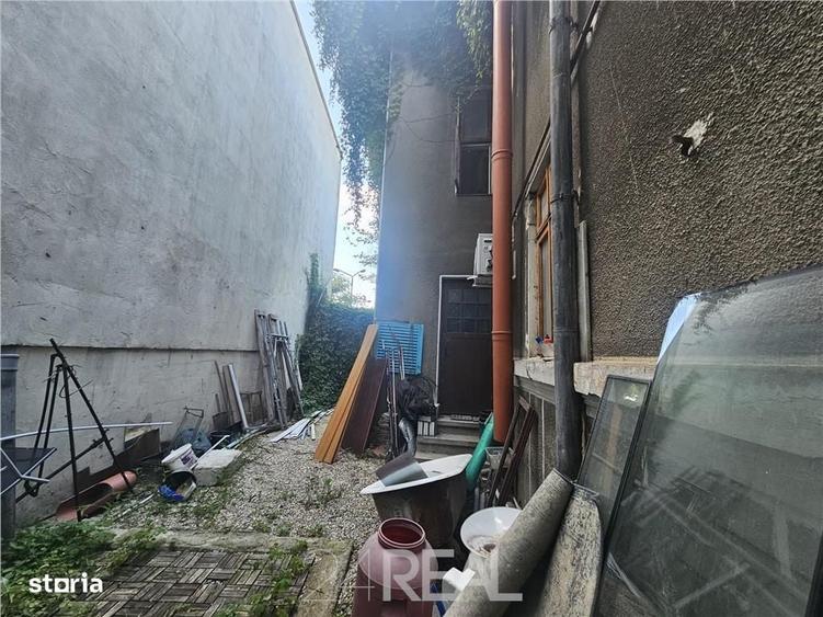 Casă cu 4 camere în Splaiul Unirii