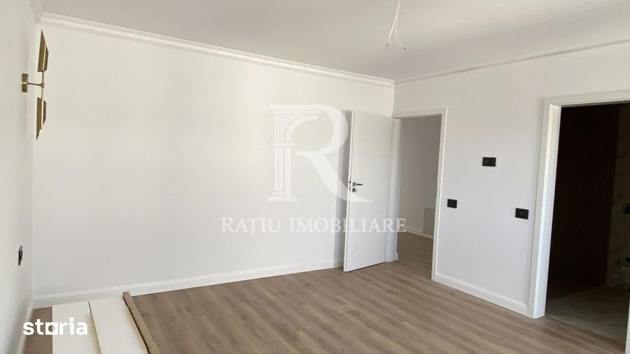 Casă cu 4 camere cu Teren 928 Mp în Sânmartin