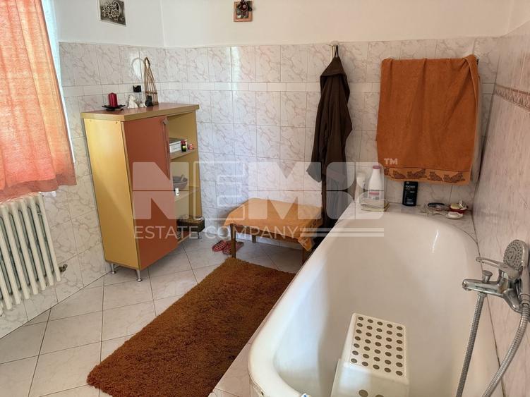 Casă individuală cu 3 camere cu Canalizare în Ultracentral