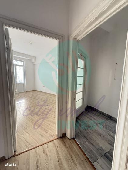 Apartament cu 3 camere semidecomandat în Romană