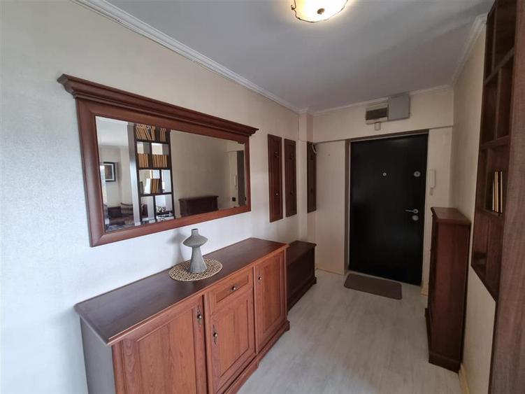 Apartament cu 2 camere decomandat în Tătărași