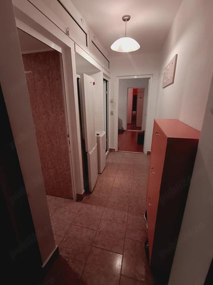 Apartament cu 3 camere semidecomandat în Nord