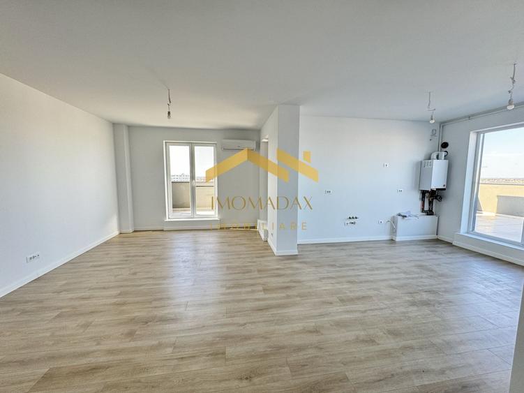Penthouse cu 3 camere decomandat în Aradului