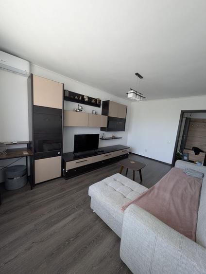 Apartament cu 2 camere semidecomandat în Trivale