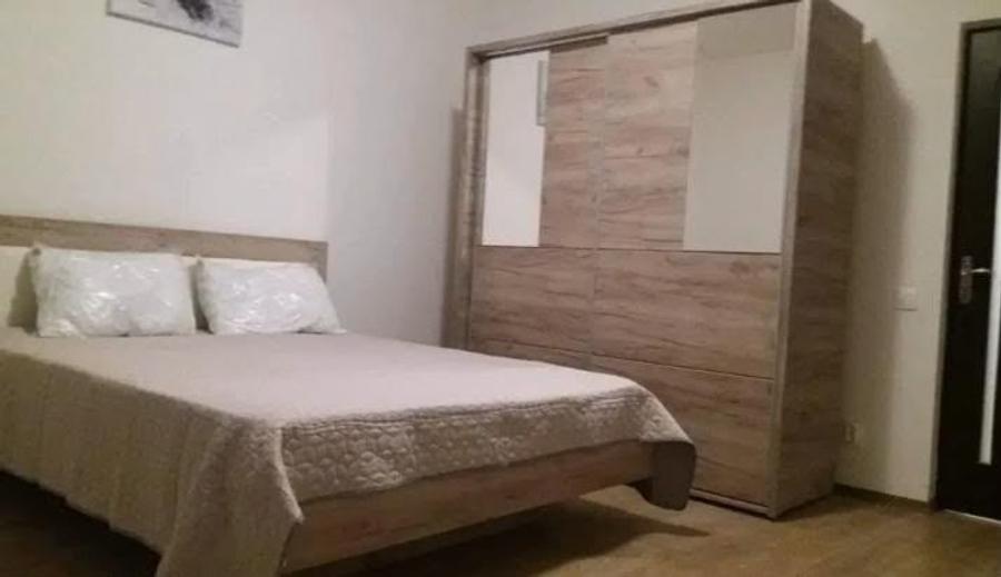 Garsonieră decomandată în Central