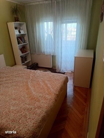 Apartament cu 4 camere decomandat în 6 Vânători