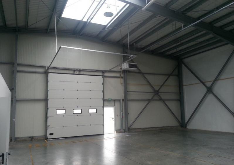 Spațiu comercial, de 853 mp, în Aradul Nou
