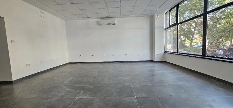Spațiu comercial, de 98 mp, în Poarta 6