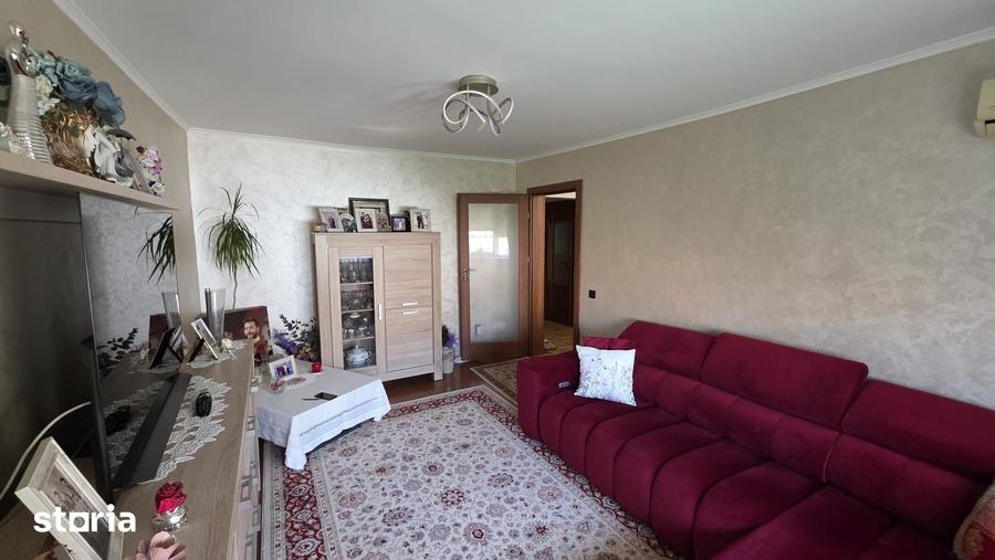 Apartament cu 3 camere decomandat în Tomis III