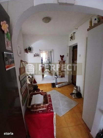 Apartament cu 3 camere semidecomandat în Nord