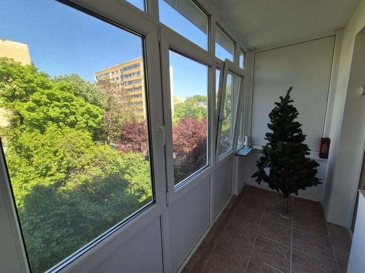 Apartament cu 3 camere circular, mobilat în Berceni