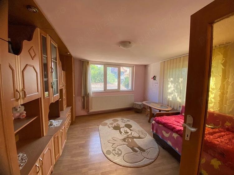 Casă cu 4 camere cu Teren 300 Mp în Viștea