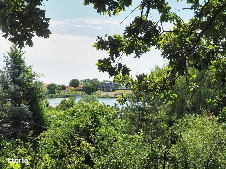 Casă cu 4 camere cu Teren 1798 Mp în Izvorani