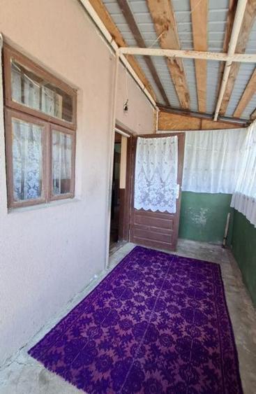 Casă cu 3 camere cu Canalizare în Teiu