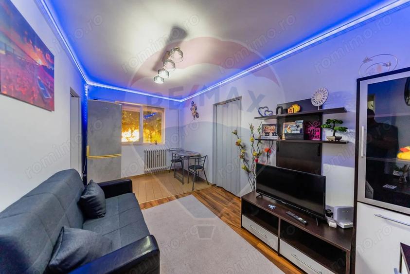 Apartament cu 2 camere semidecomandat, mobilat în Intim