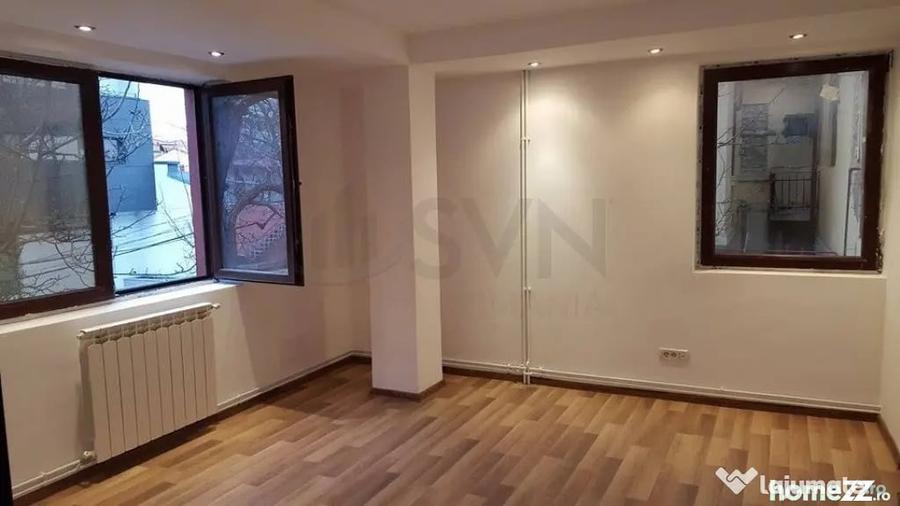 Casă cu 5 camere cu Teren 70 Mp în Victoriei