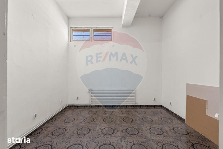 Spațiu comercial, de 400 mp, în Aradul Nou