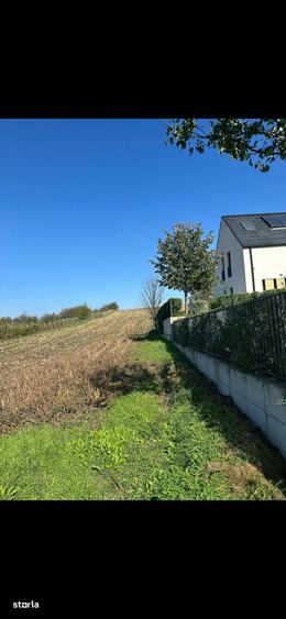 Teren de 1267 mp, în Lețcani