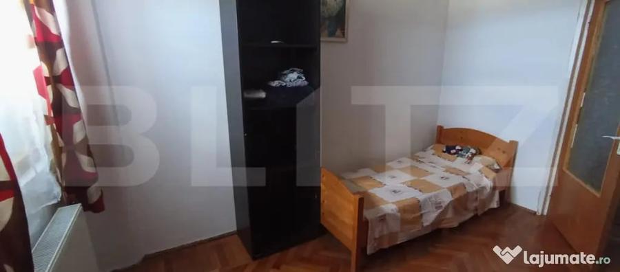 Apartament cu 4 camere decomandat în Central