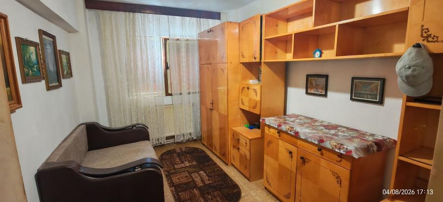 Apartament cu 3 camere decomandat în Energiei