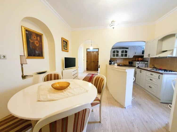 Apartament cu 2 camere semidecomandat în Ultracentral