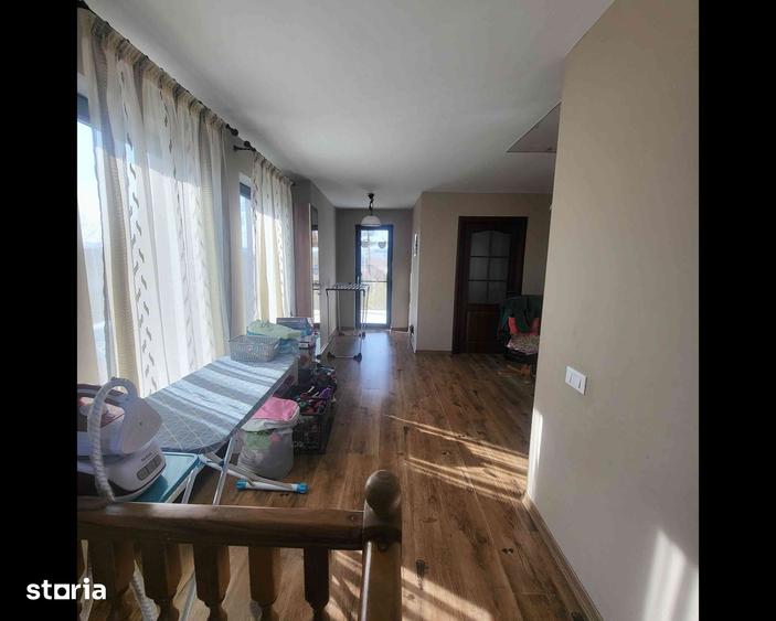 Casă cu 3 camere cu Teren 300 Mp în Gherăiești