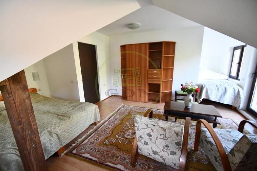 Casă individuală cu 7 camere cu Canalizare în Exterior Vest