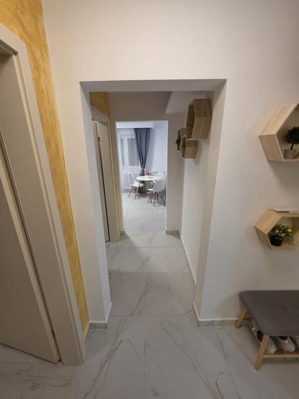 Apartament cu 2 camere decomandat, mobilat în Berceni