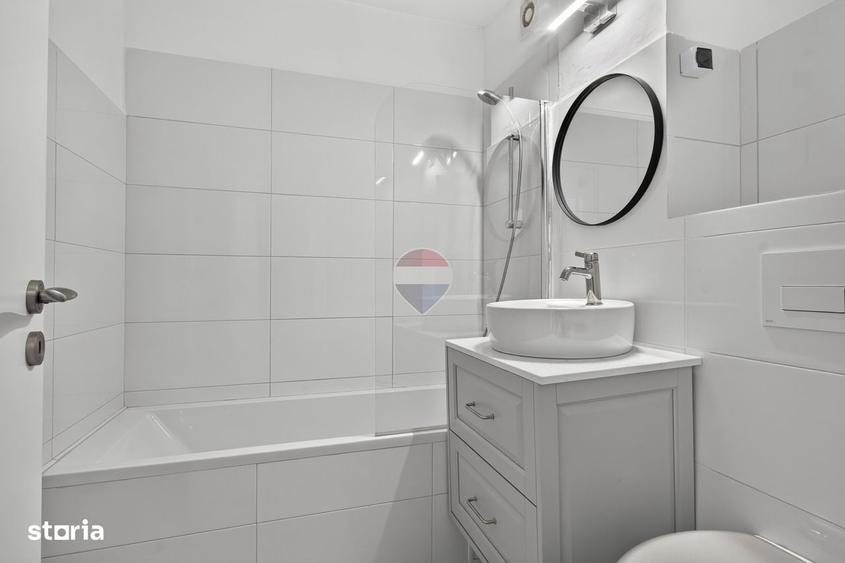 Apartament cu 4 camere în Polivalentă