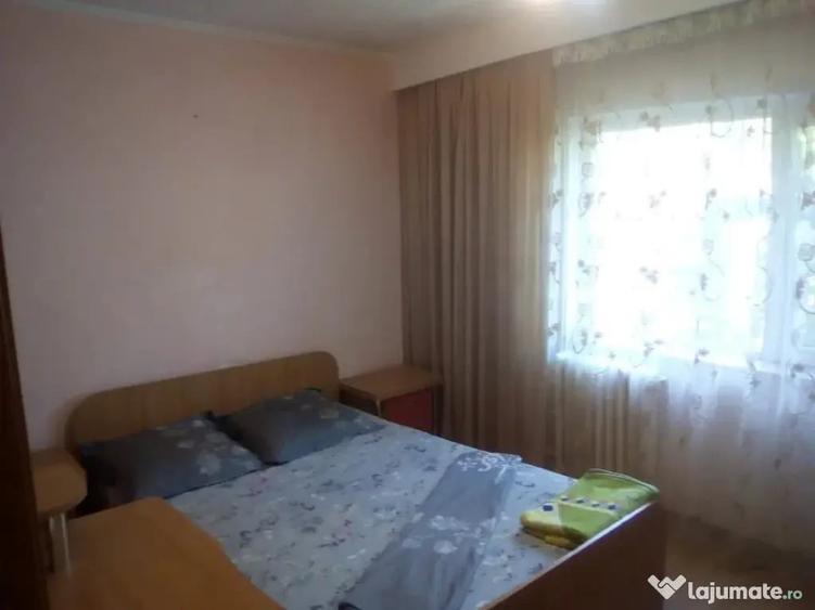 INCHIRIEZ APARTAMENT 3 CAMERE STR D. STOICA - 2