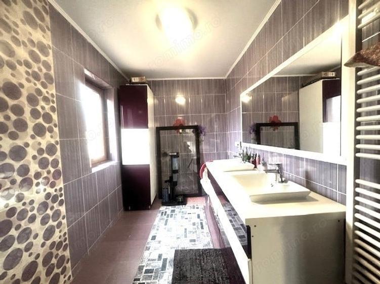 Casă cu 5 camere cu Teren 382 Mp în Central