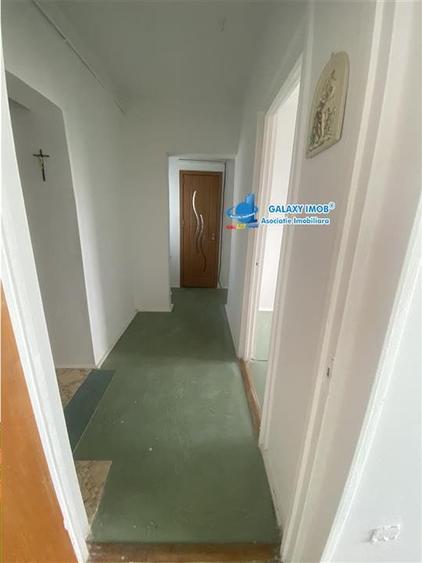 Apartament cu 3 camere decomandat în Drumul Taberei — fotografia 3
